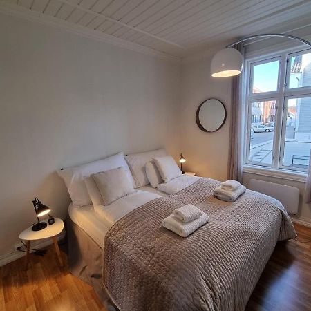 Modern And Central 2 Bedroom W/King Beds + Free Parking Stavanger Exteriör bild